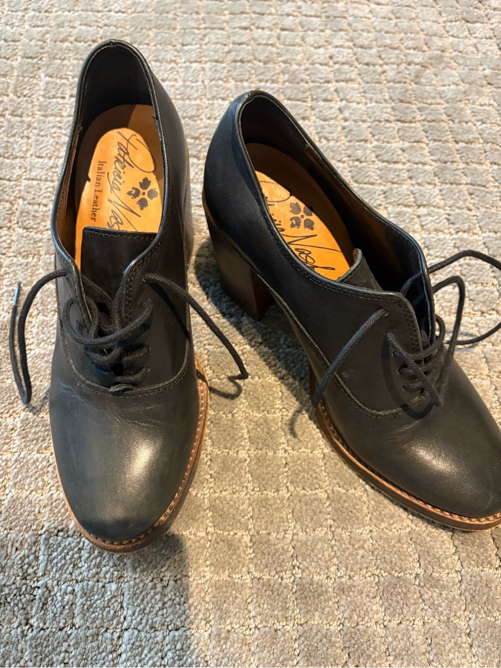 Patricia Nash Black Lace-Up Leather Heeled Oxfords